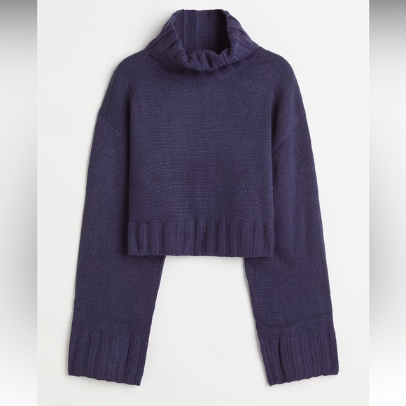 H&M navy sweater - Picture 4 of 4